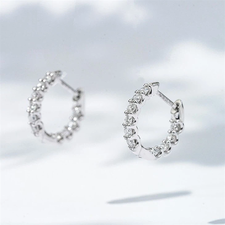 18K Gold Moissanite Hoop Earring