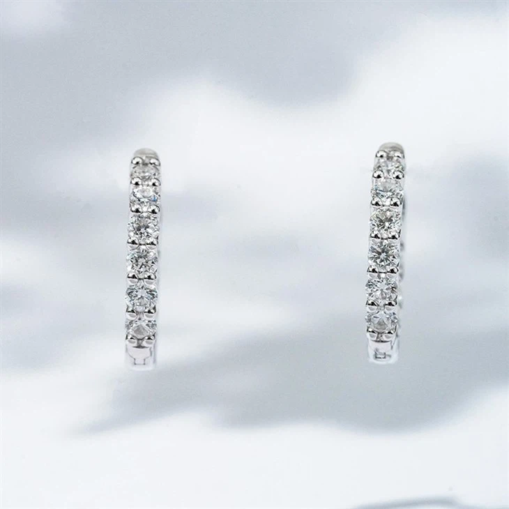 18K Gold Moissanite Hoop Earring